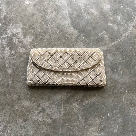 La Regale Handbags - Vintage 1960s La Regale Japan Faux Pearl Beaded Clutch